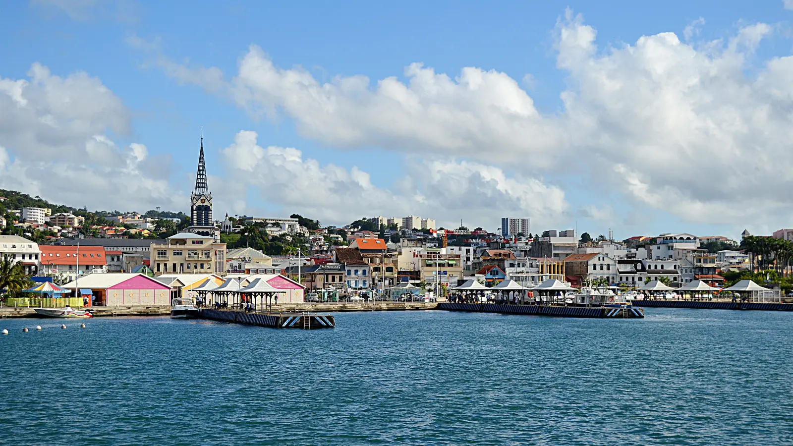 Meilleure eSIM pour la Martinique en 2026 : forfaits, réseau et voyage