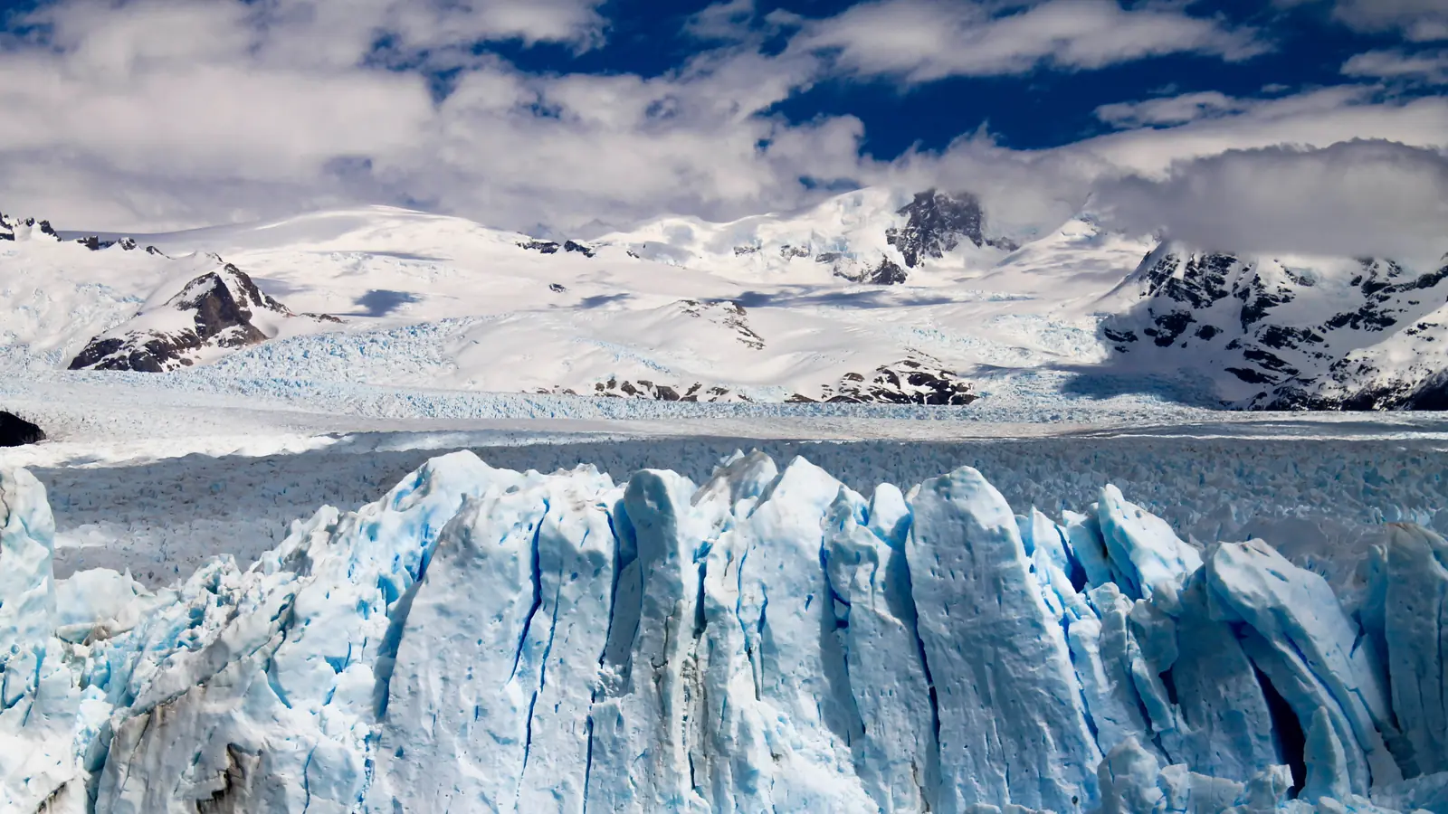 Patagonia Argentina-Chile eSIM: El Calafate to Puerto Natales