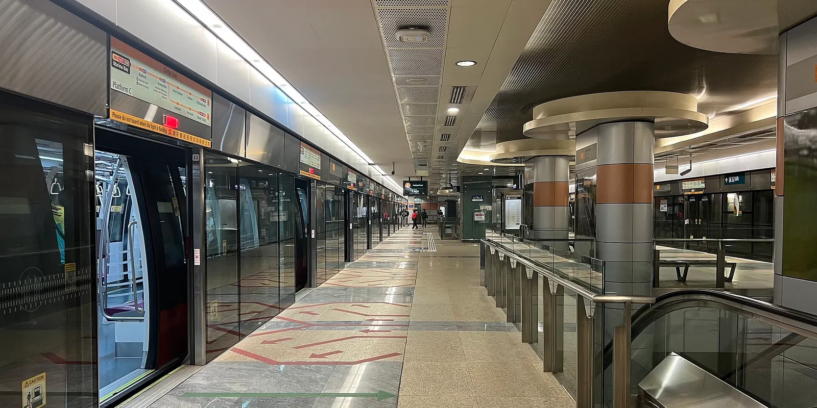 Singapore Tourist Pass vs SimplyGo: What Should You Buy?