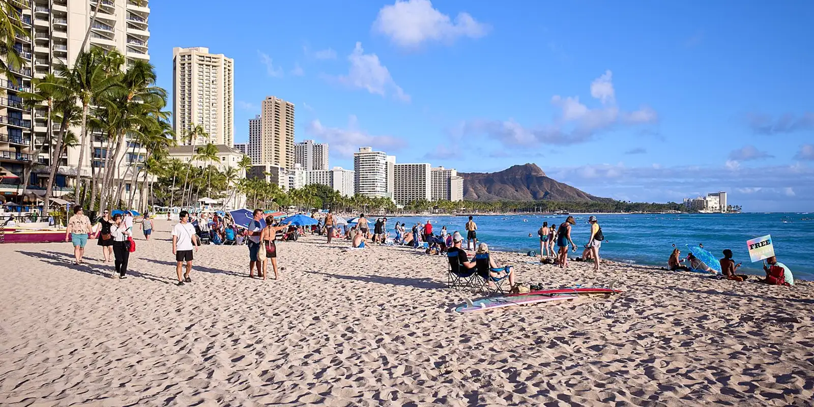 Best eSIM for Hawaii: Choosing Data for an Island Trip