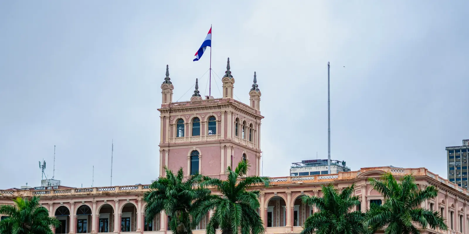El Palacio de los López en Asunción: buena cobertura de Claro en todo el distrito gubernamental y de negocios de la capital Palacio de los López, el edificio histórico de gobierno en Asunción, Paraguay