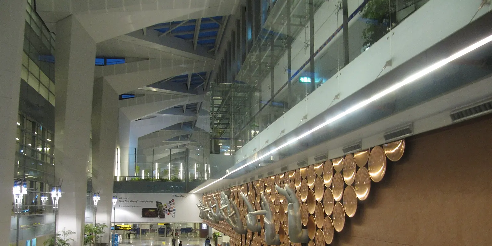 Delhi Airport Terminal 3. Photo: PDXDUS, CC0 / Wikimedia Commons Interior of Terminal 3 at Indira Gandhi International Airport in Delhi