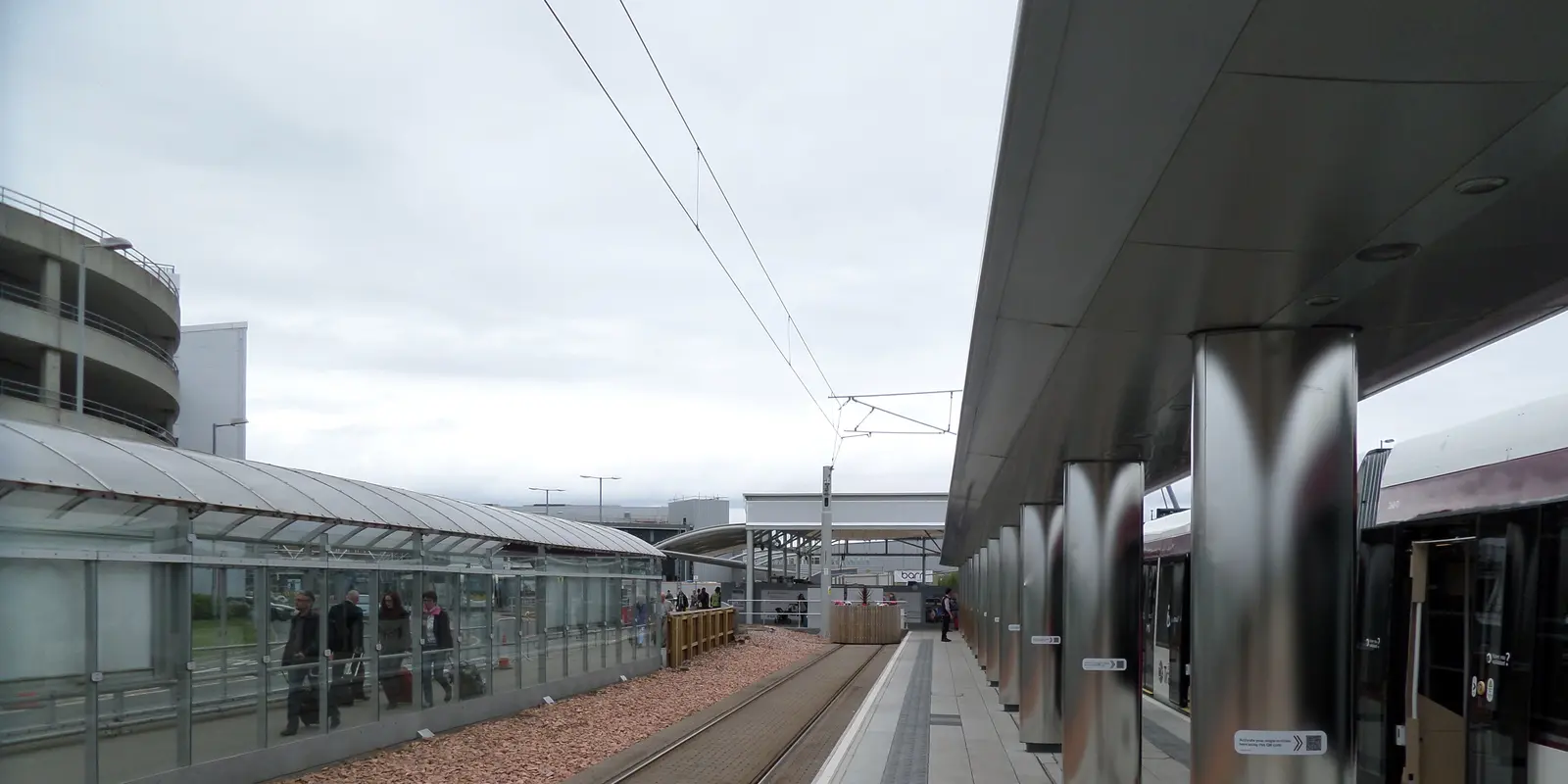 Voies et terminus du tram à l'aéroport d'Édimbourg