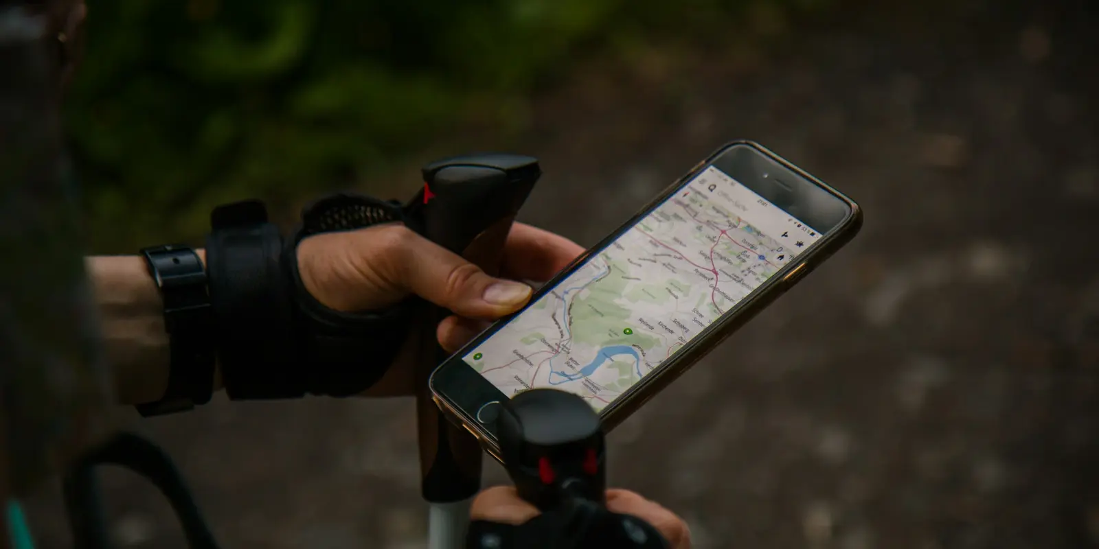 旅行時導航App到底會用掉多少數據？Google Maps vs Apple Maps vs Waze vs Maps.me