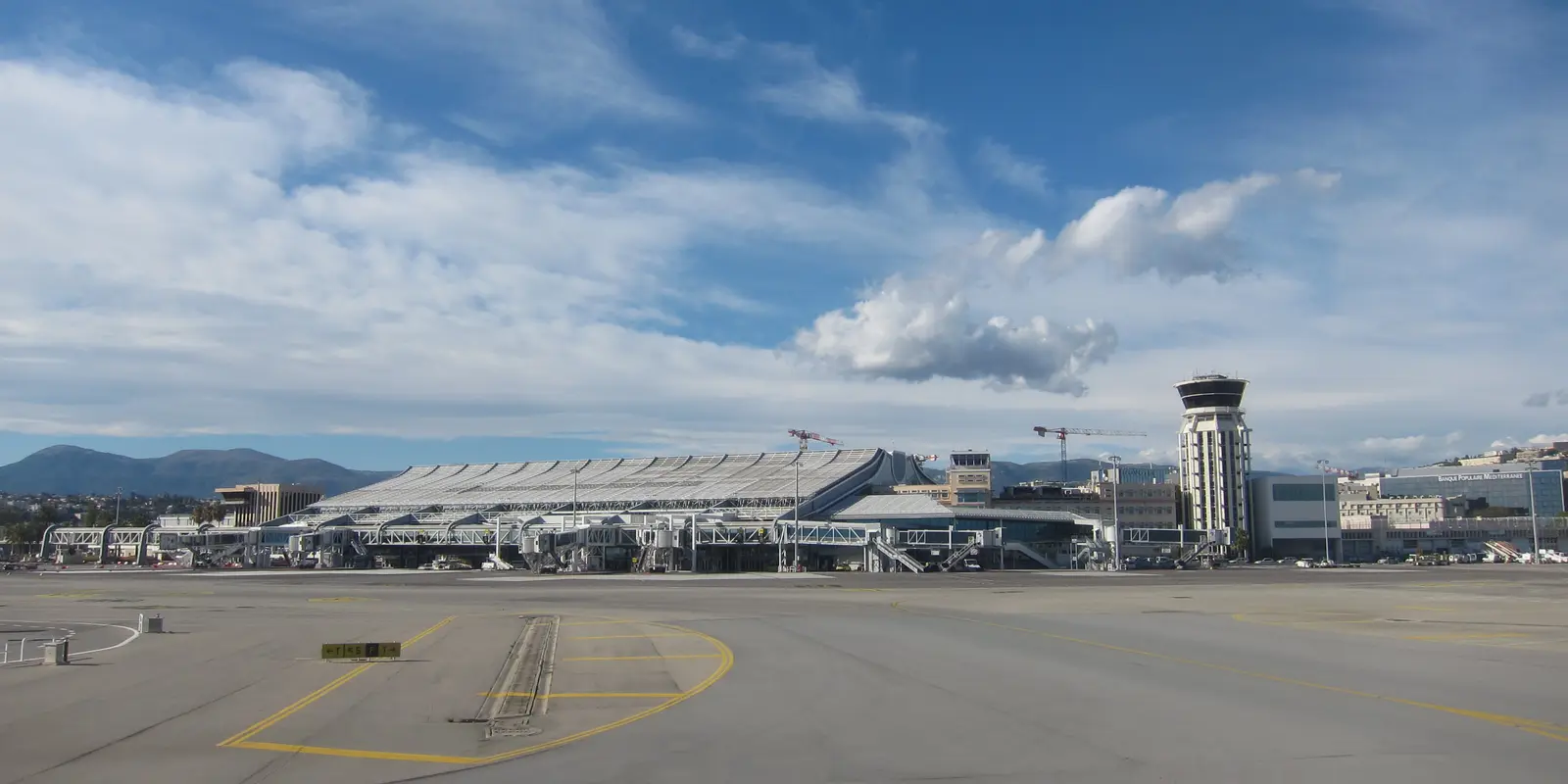 Wi-Fi à l'aéroport de Nice : réseau, tram et étape à Monaco