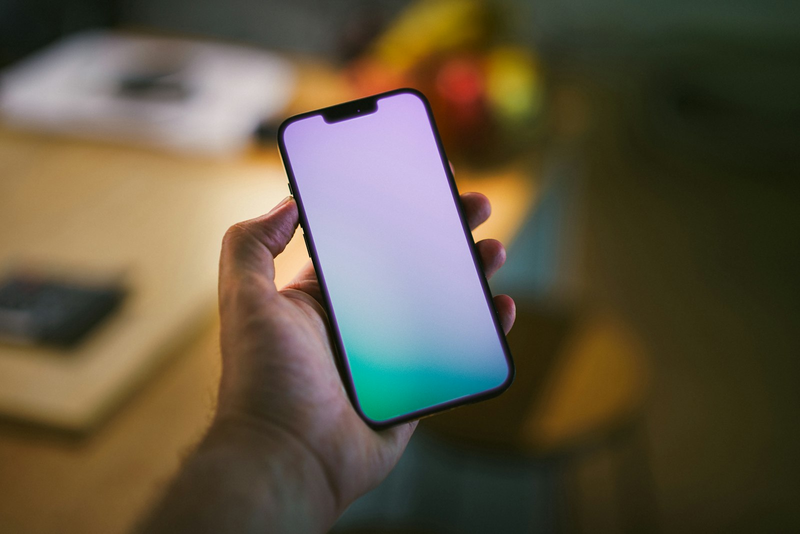 How to Switch Between eSIM Profiles Without Losing Connectivity